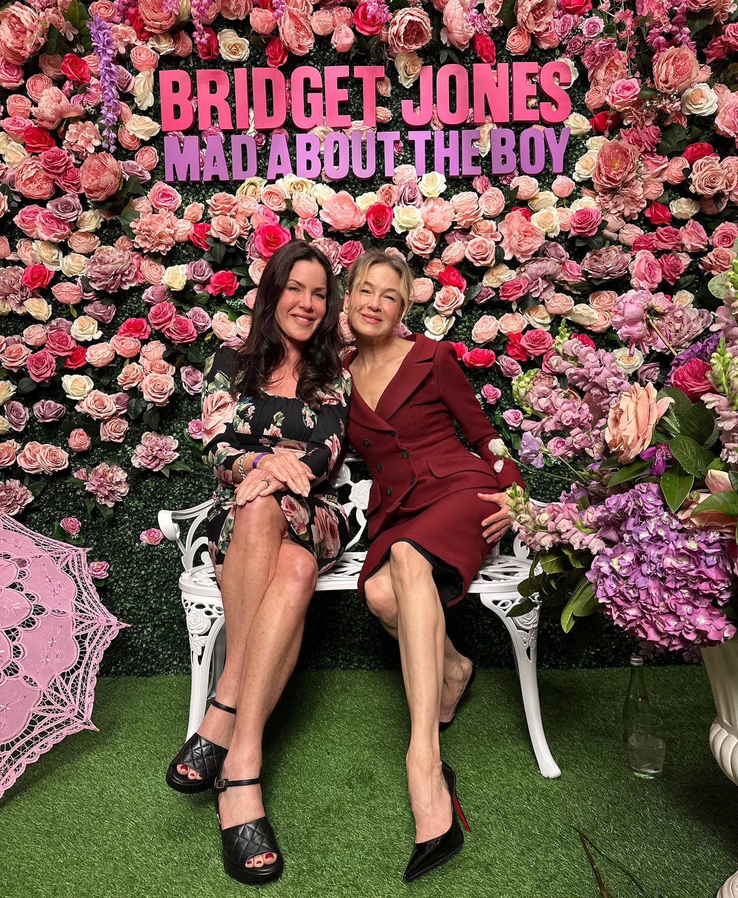 Love @bridgetjones 💖 #reneezellweger #fyc #emmys #bridgetjonesmadabouttheboy @peacock #kirareed