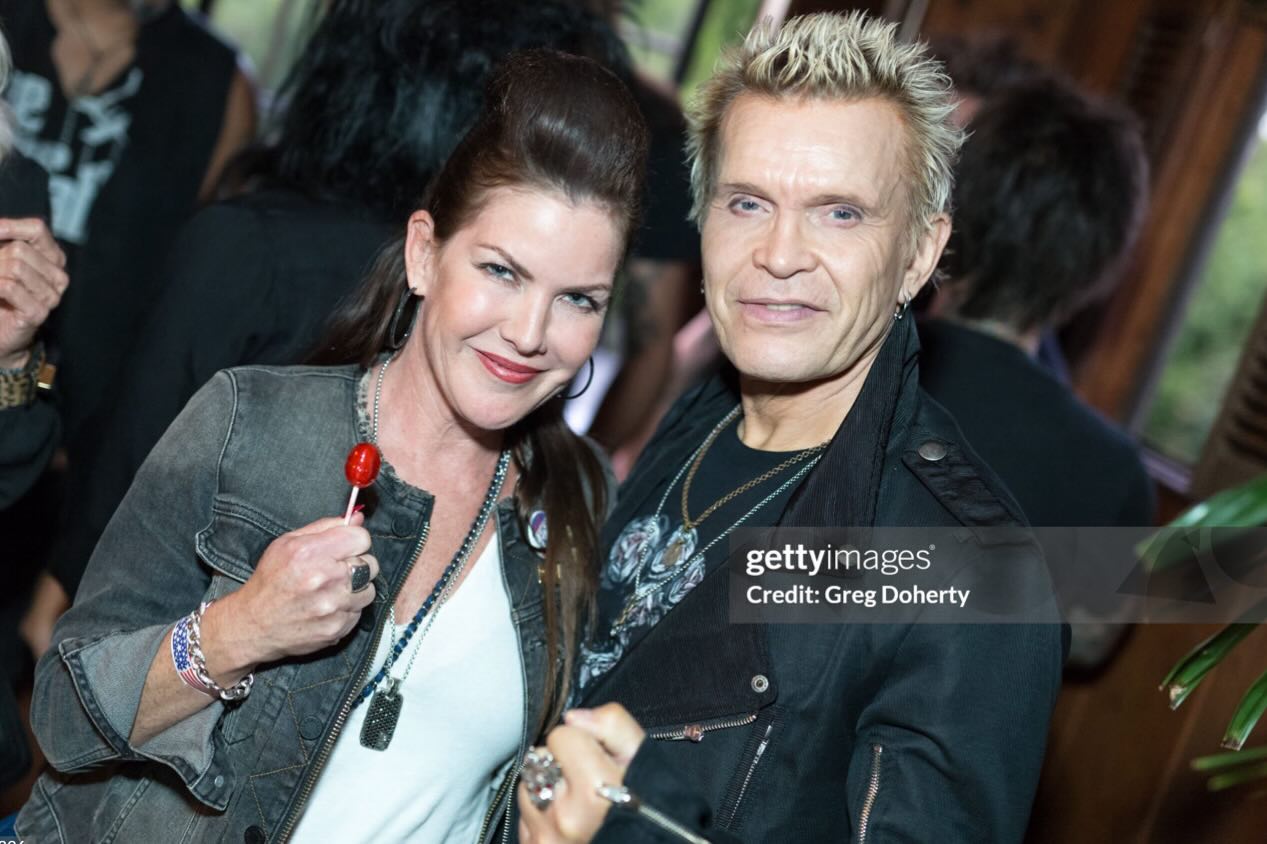 Congrats to @billyidol on his @amas Lifetime Achievement Award 🏆 Check out his new documentary #billyidolshouldbedead ❤️🎬✊ #billyidol #ama #award